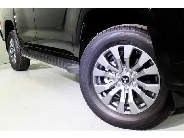 Mitsubishi Triton 4