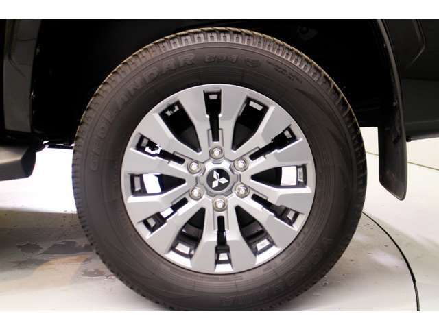 Mitsubishi Triton 9