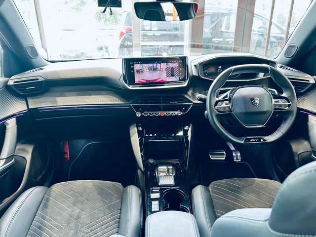 Peugeot SUV 2008 4