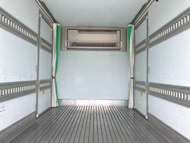 Hino Dutro 12