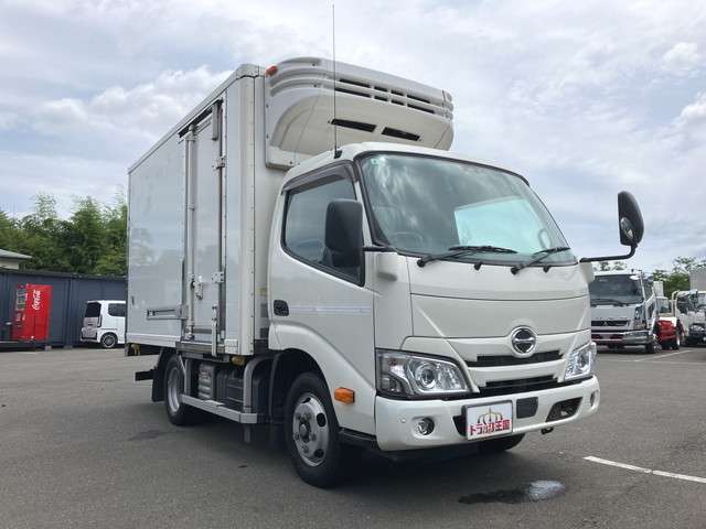 Hino Dutro 3