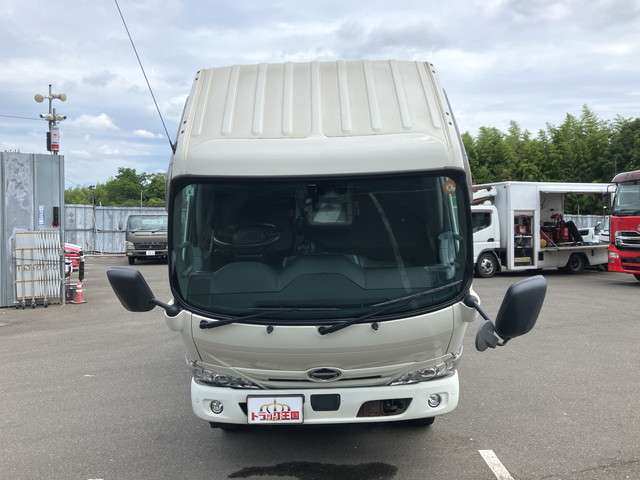 Hino Dutro 5