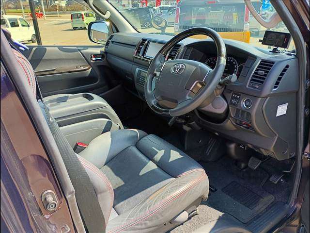 Toyota Regius Ace 12