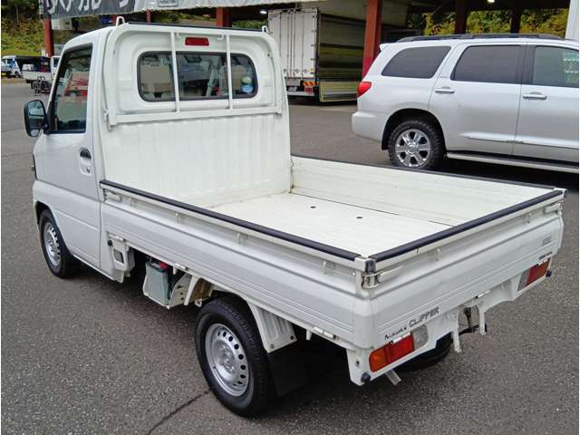 Nissan Clipper Truck 7