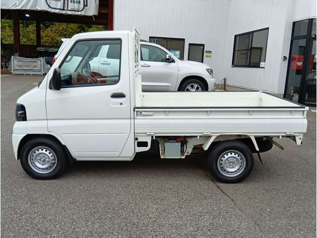 Nissan Clipper Truck 8