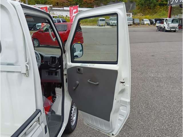 Nissan Clipper Truck 9