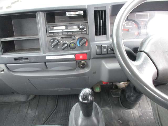 Isuzu Elf 11