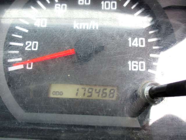 Isuzu Elf 12