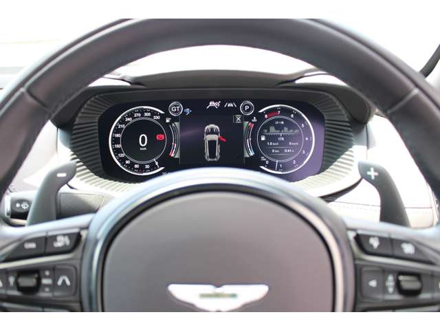 Aston Martin DBX 9