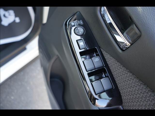 Mitsubishi eK X 12