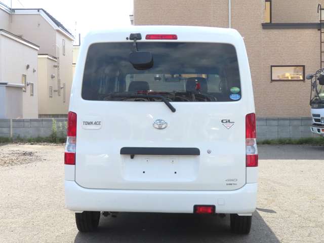 Toyota Town Ace Van 12