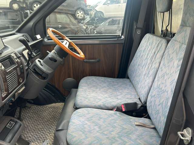 Daihatsu Midget II 3