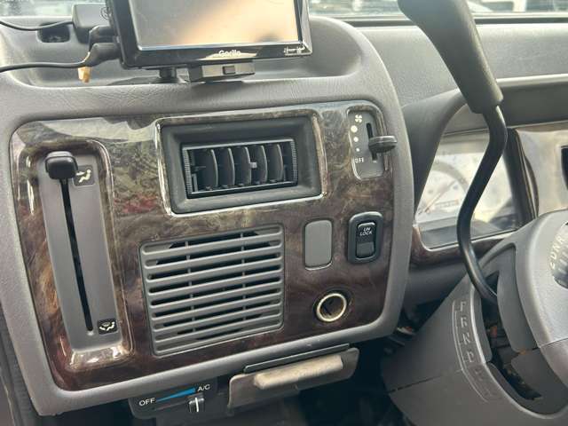 Daihatsu Midget II 4