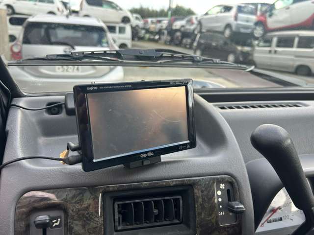 Daihatsu Midget II 5