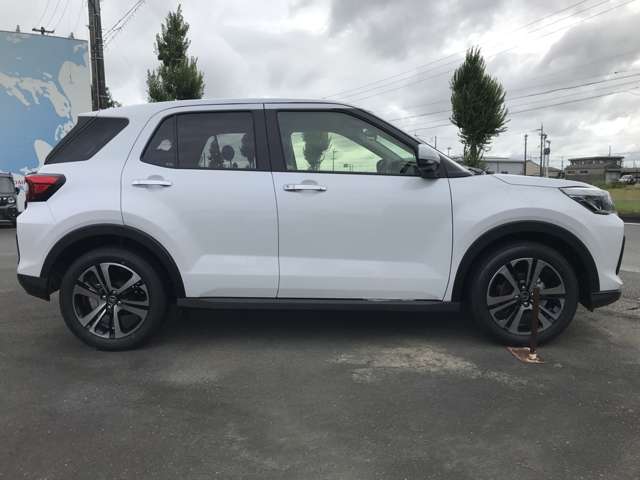 Daihatsu Rocky 3