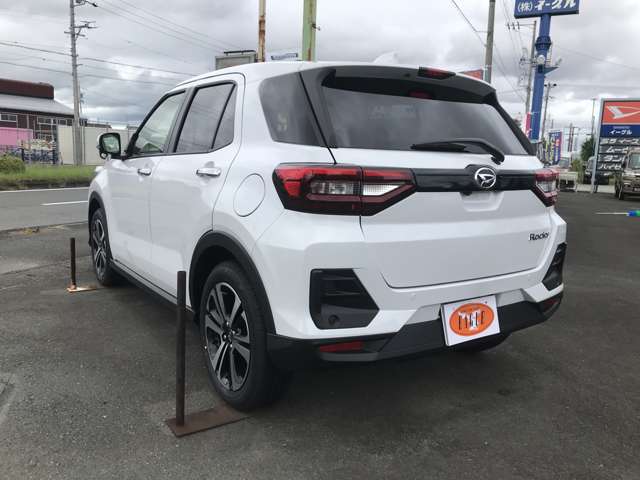 Daihatsu Rocky 5