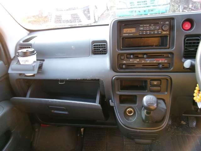 Daihatsu Hijet Cargo 11