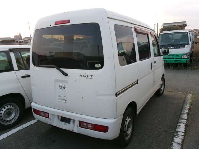 Daihatsu Hijet Cargo 6