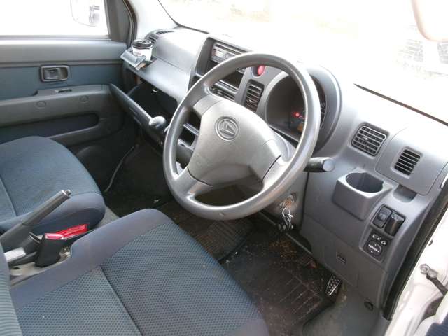 Daihatsu Hijet Cargo 9