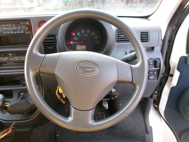 Daihatsu Hijet Cargo 10