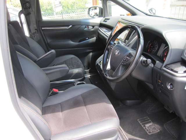 Toyota Alphard 12