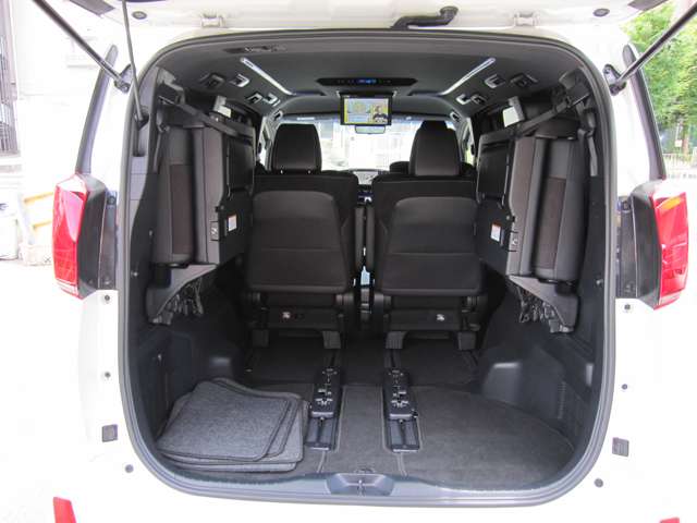 Toyota Alphard 8