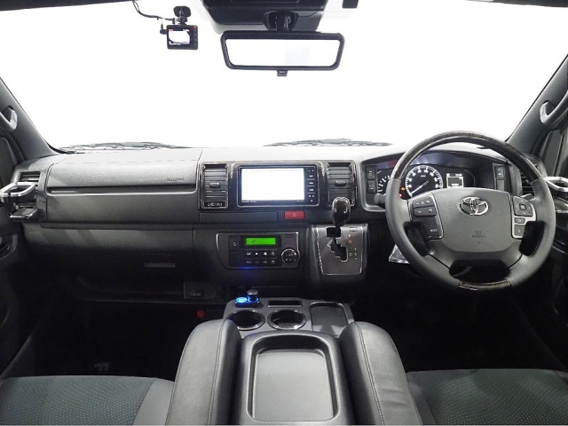 Toyota Hiace Van 10