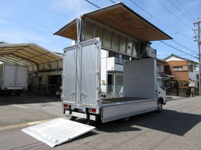 Hino Dutro 12