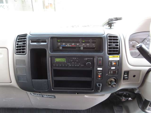 Hino Dutro 8