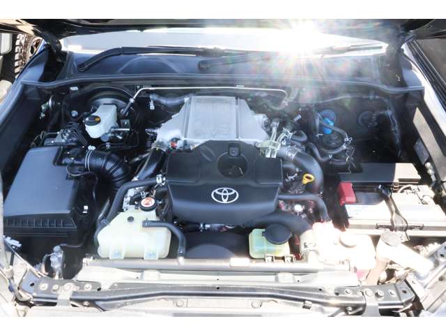 Toyota Hilux 2