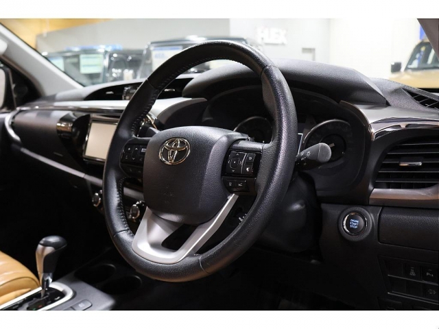 Toyota Hilux 6