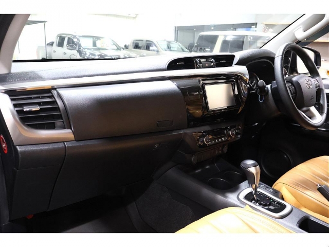 Toyota Hilux 9