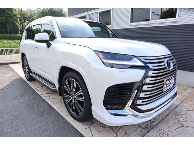 Lexus LX 3