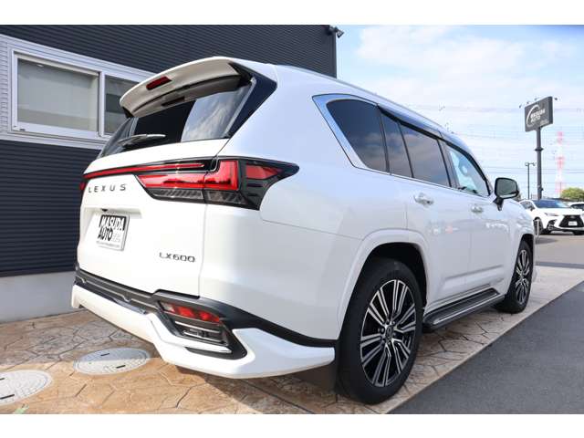 Lexus LX 7