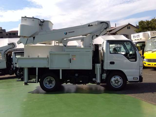 Isuzu Elf 4