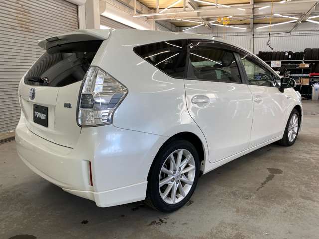 Toyota Prius α 7