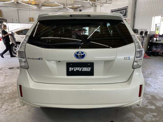 Toyota Prius α 8