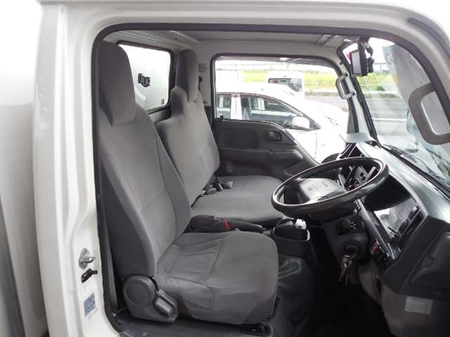 Isuzu Elf 9