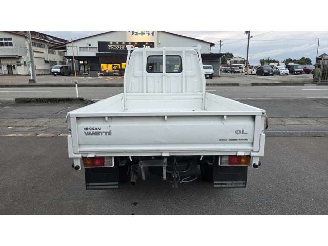 Nissan Vanette Truck 6
