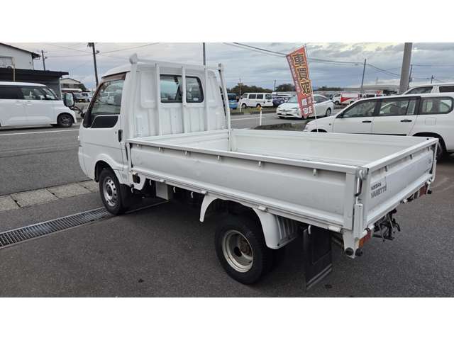 Nissan Vanette Truck 7