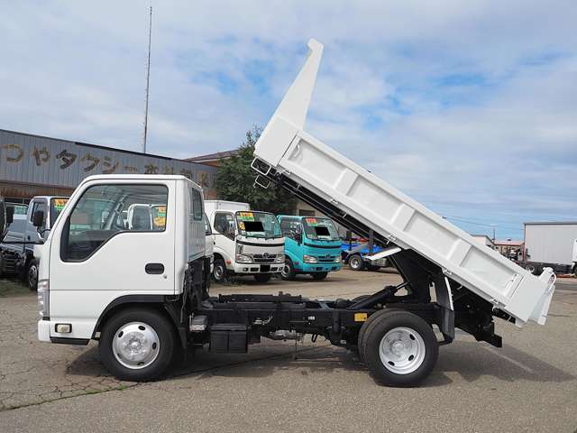 Isuzu Elf 4