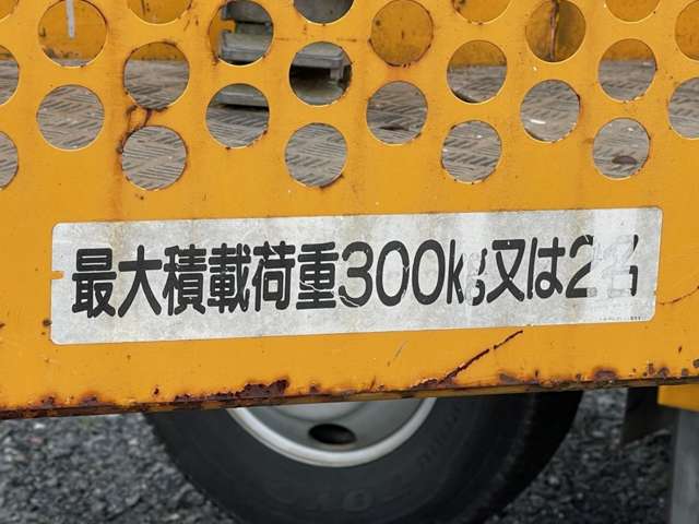 Mitsubishi Fuso Canter 7