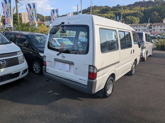 Nissan Vanette 4