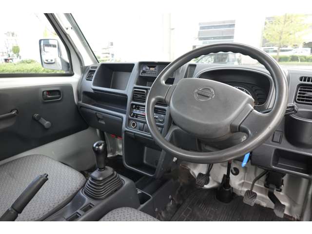 Nissan NT100 Clipper 2
