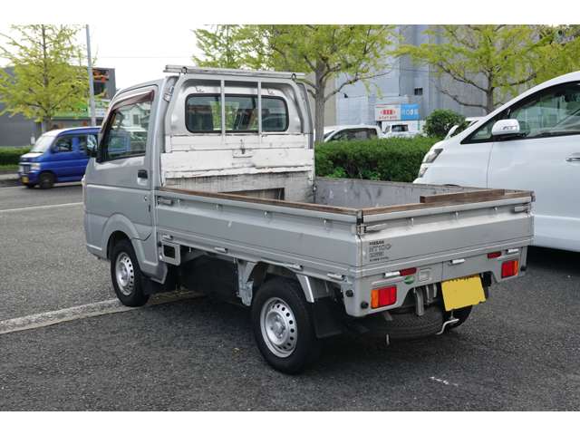 Nissan NT100 Clipper 4
