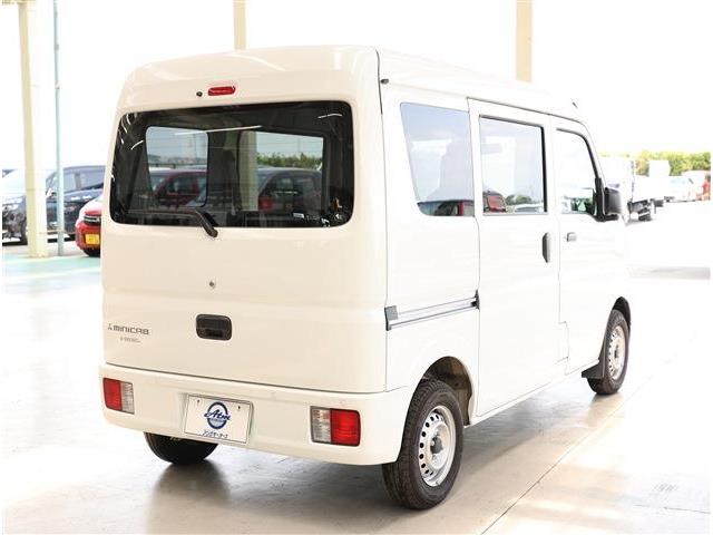 Mitsubishi Minicab Van 6