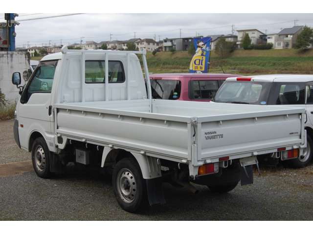 Nissan Vanette Truck 3