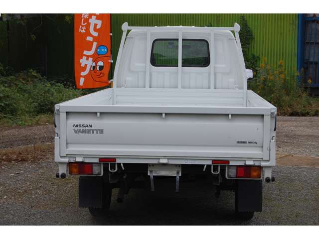 Nissan Vanette Truck 8