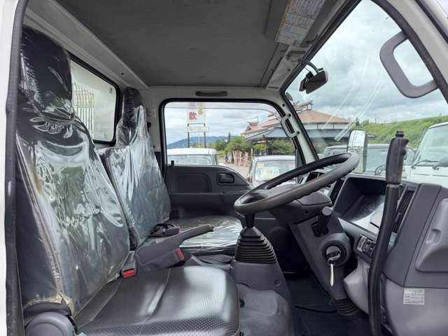 Isuzu Elf 12
