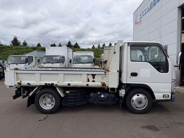Isuzu Elf 4